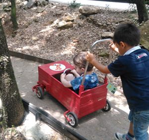 pousse-auto au pays des carrioles parc pour enfants